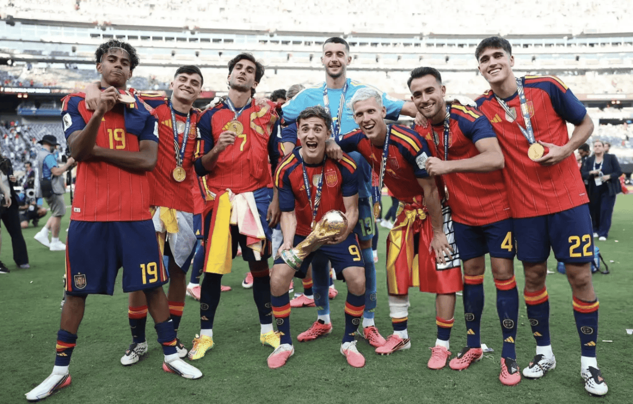 5-0！巴萨1亿先生西甲首轮2球，遗憾落选西班牙队+无缘世界杯冠军